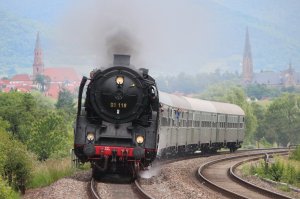 Class 01 Pacific (01 118) passes through Edesheim on a Sunday morning run from Neustadt to Karlsruhe